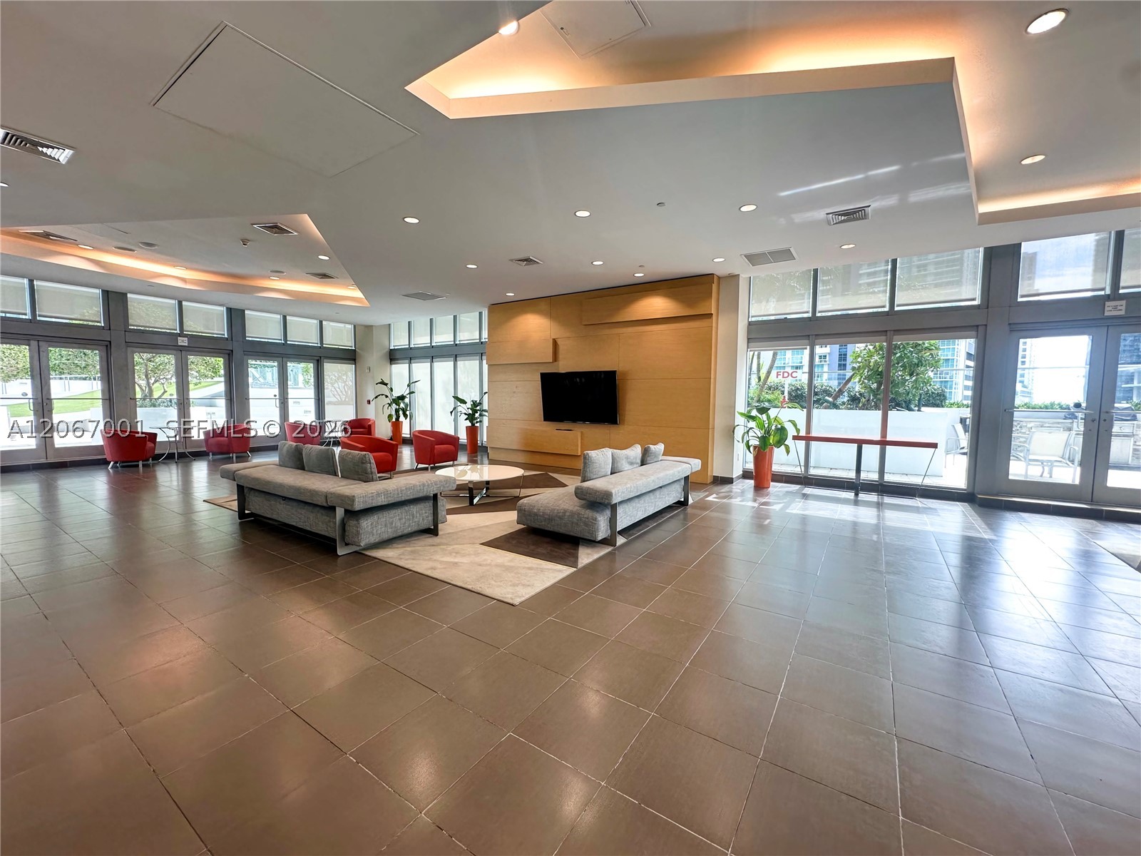 79 SW 12th St #2809-S, Miami FL 33130