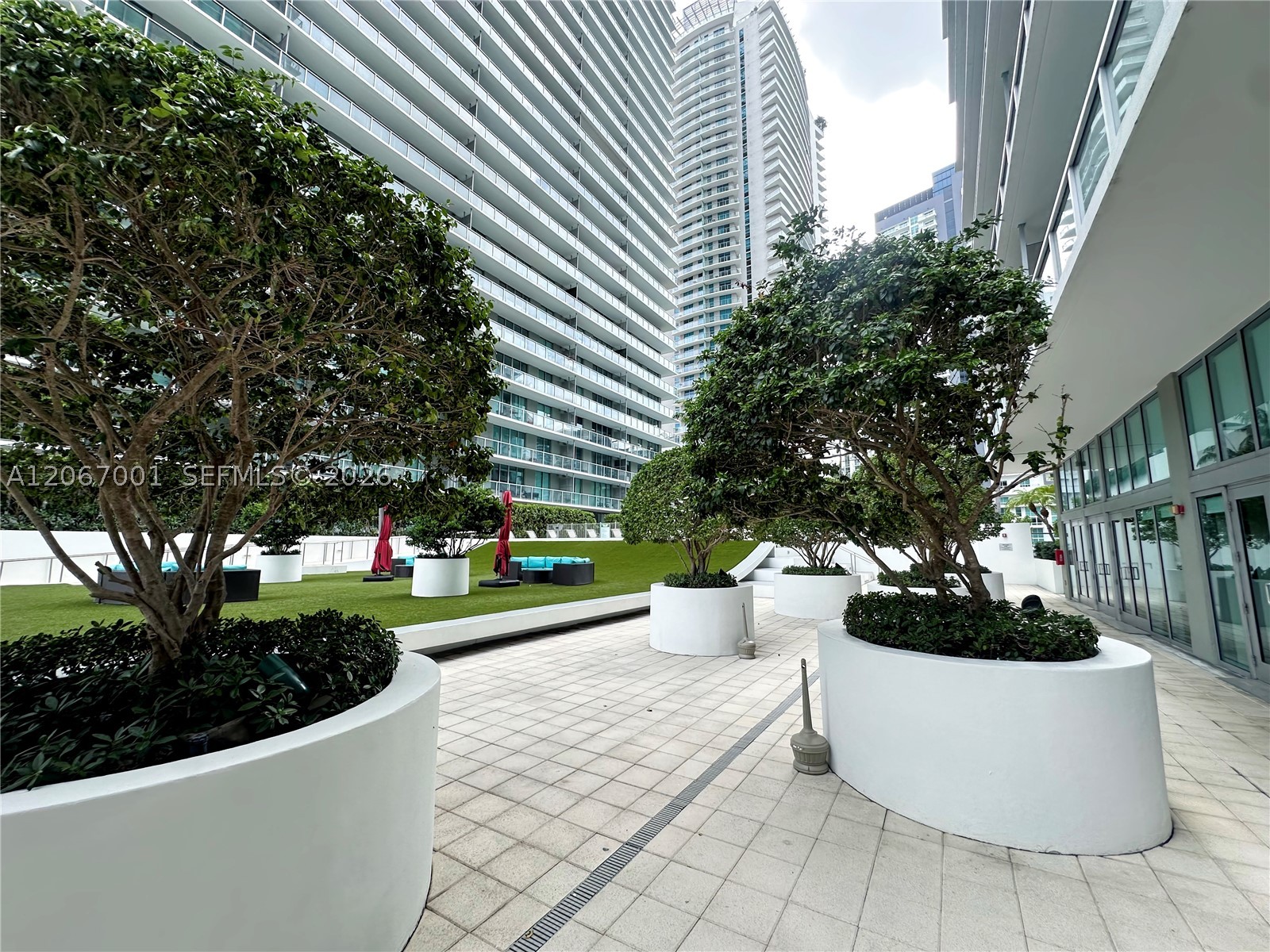 79 SW 12th St #2809-S, Miami FL 33130