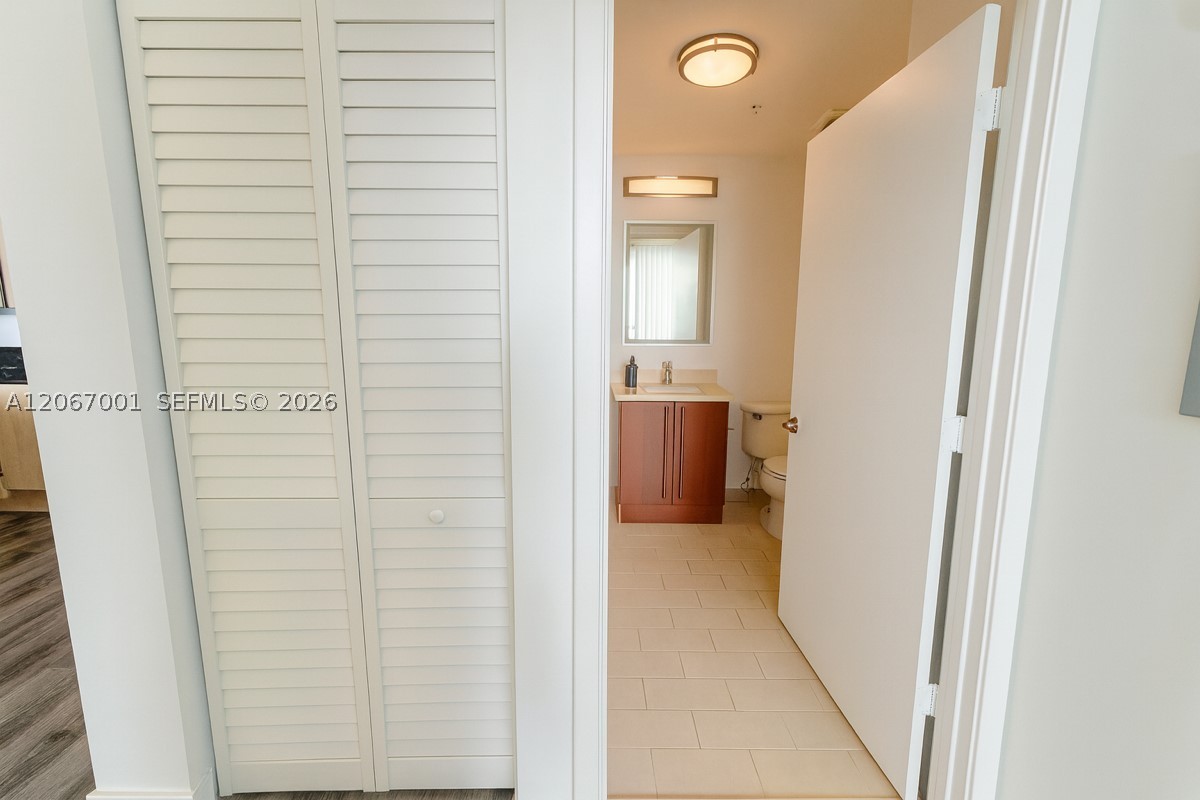 79 SW 12th St #2809-S, Miami FL 33130