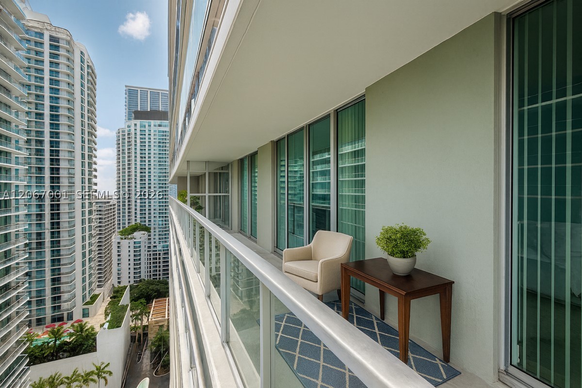 79 SW 12th St #2809-S, Miami FL 33130