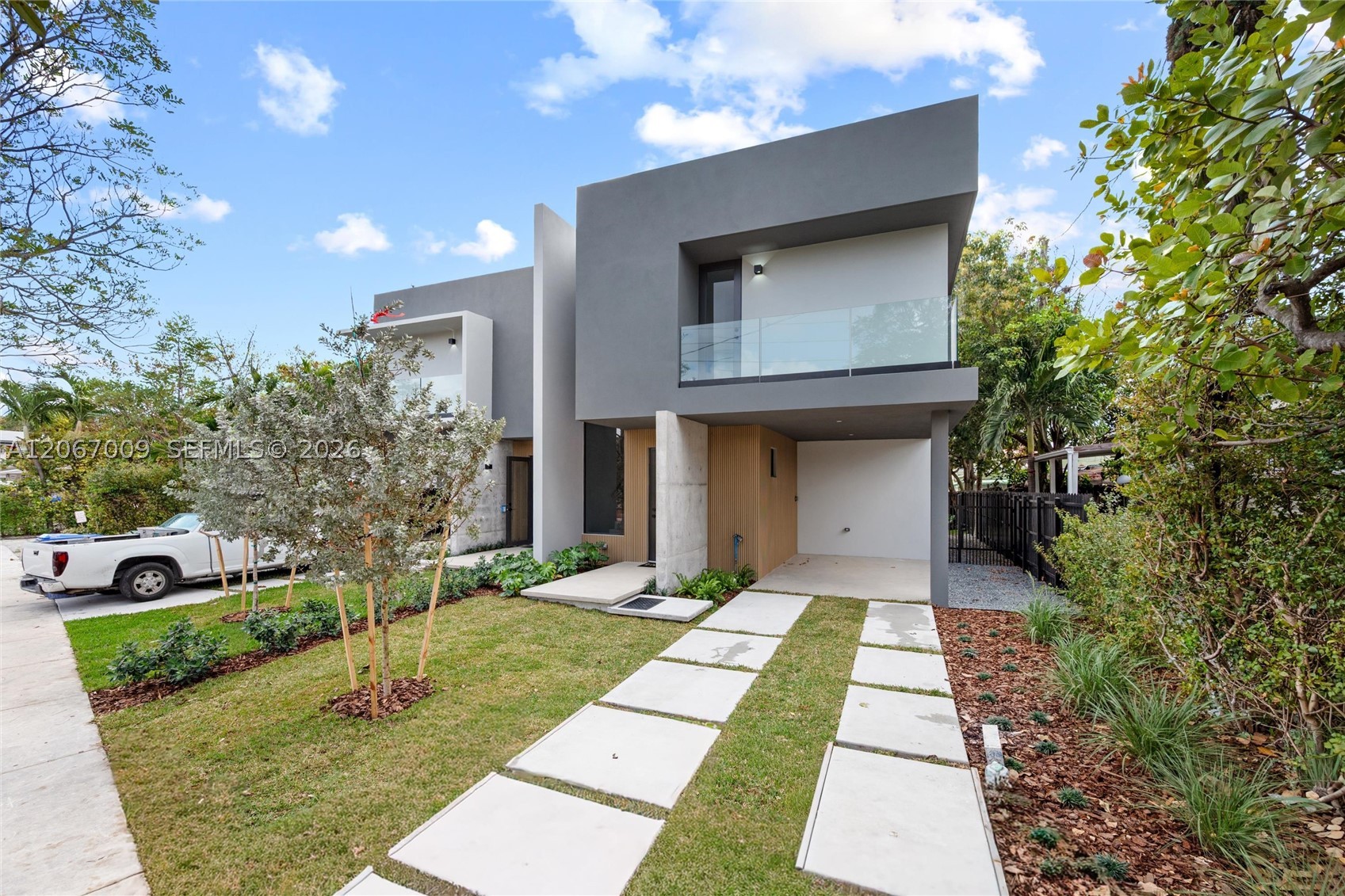 2980 SW 2nd St #LEFT, Miami FL 33135