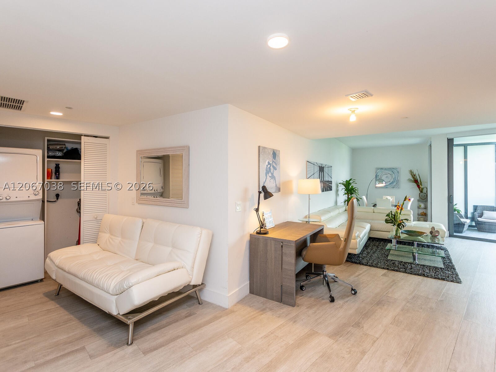 121 NE 34th St #1014, Miami FL 33137