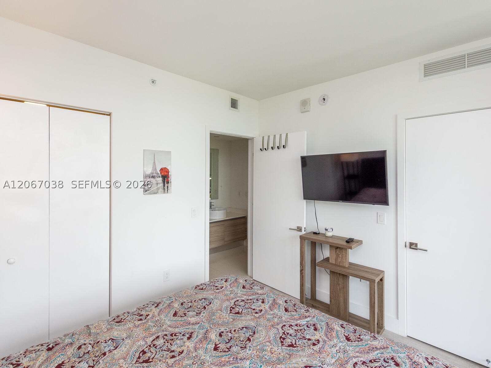 121 NE 34th St #1014, Miami FL 33137