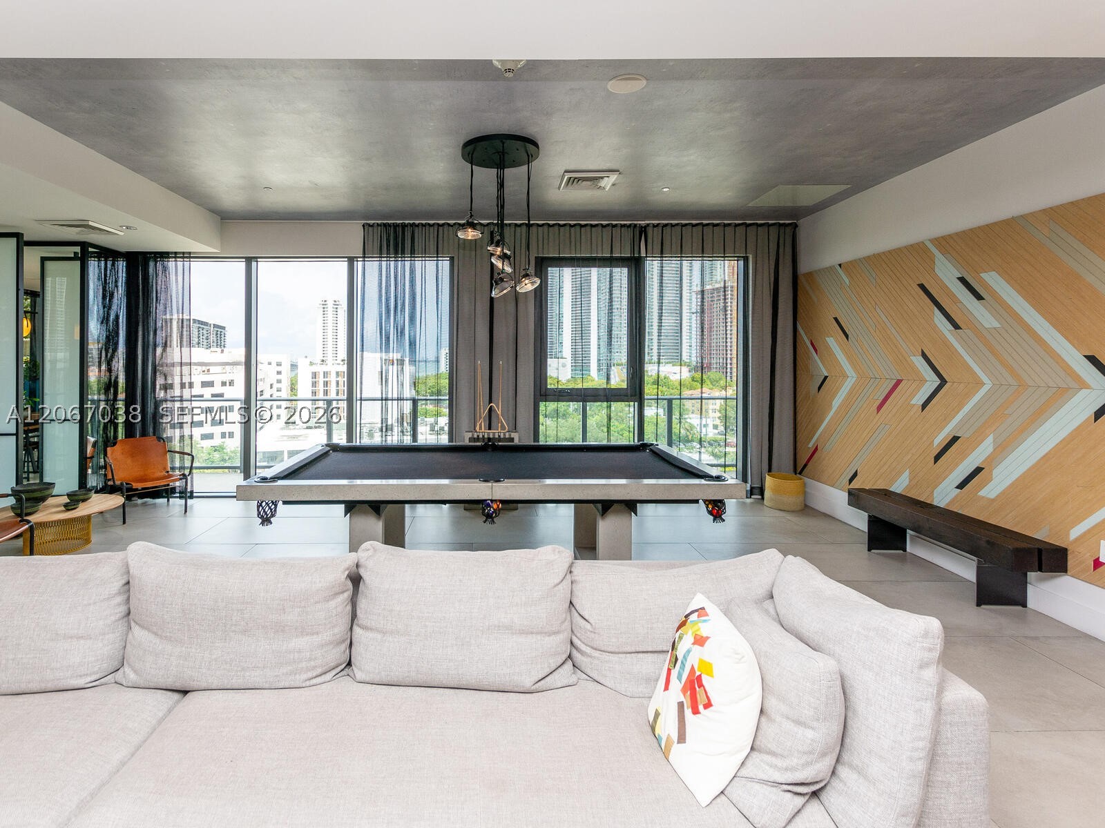 121 NE 34th St #1014, Miami FL 33137