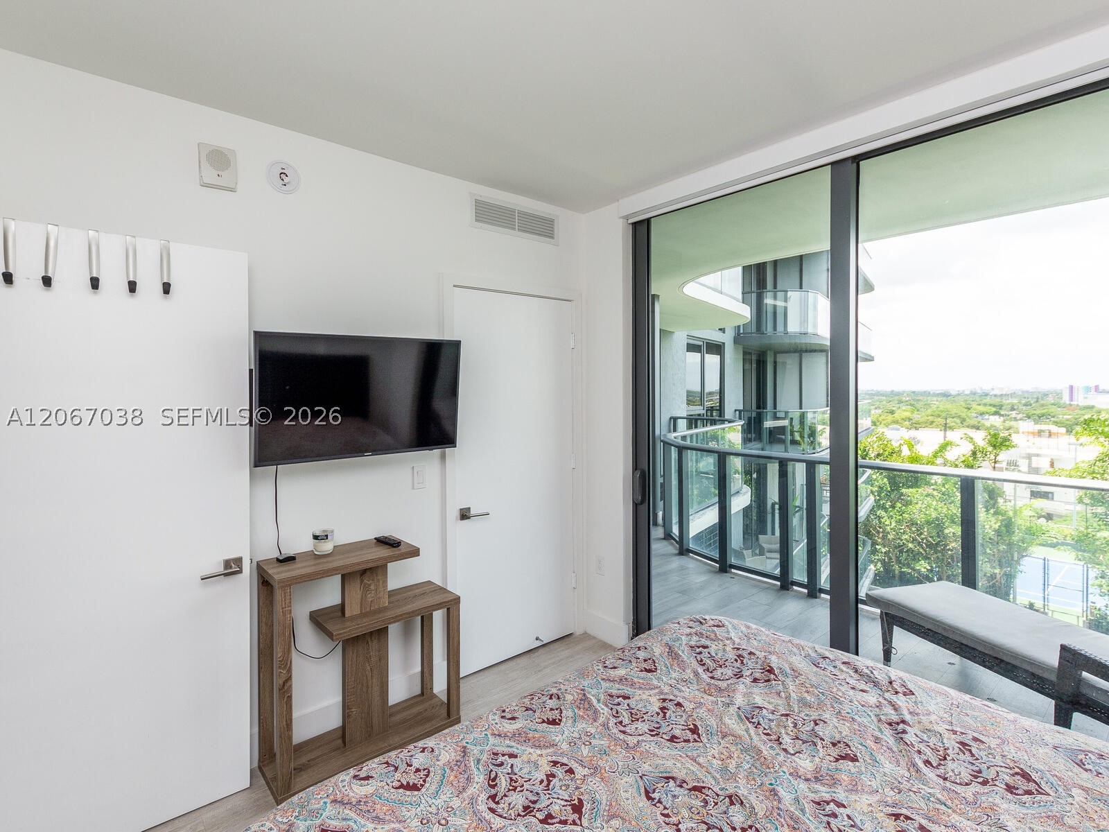 121 NE 34th St #1014, Miami FL 33137