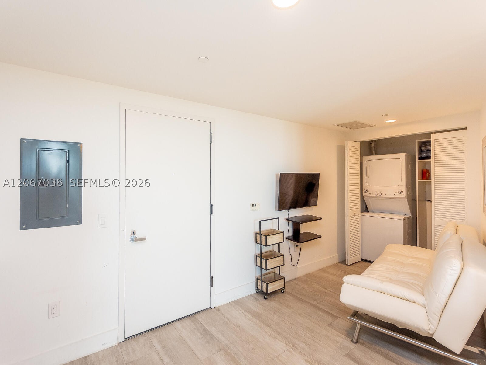 121 NE 34th St #1014, Miami FL 33137