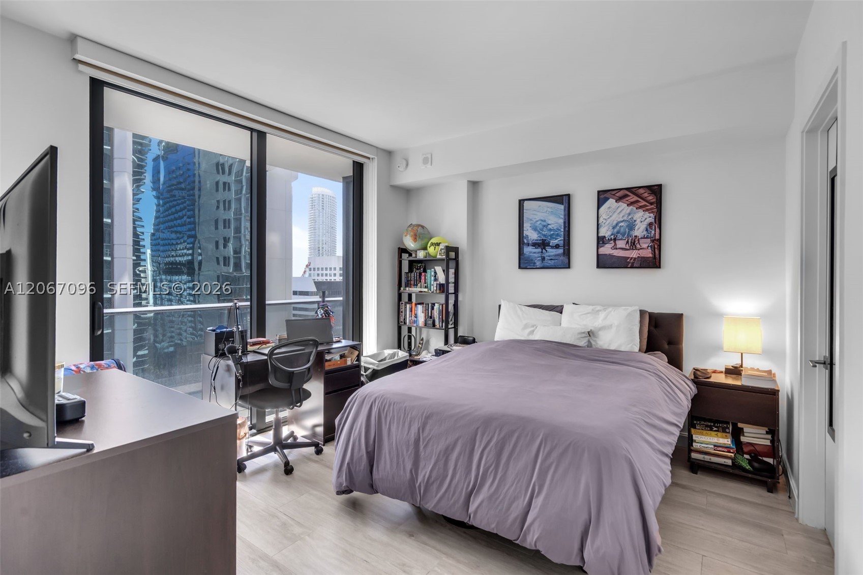 55 SW 9th St #2407, Miami FL 33130