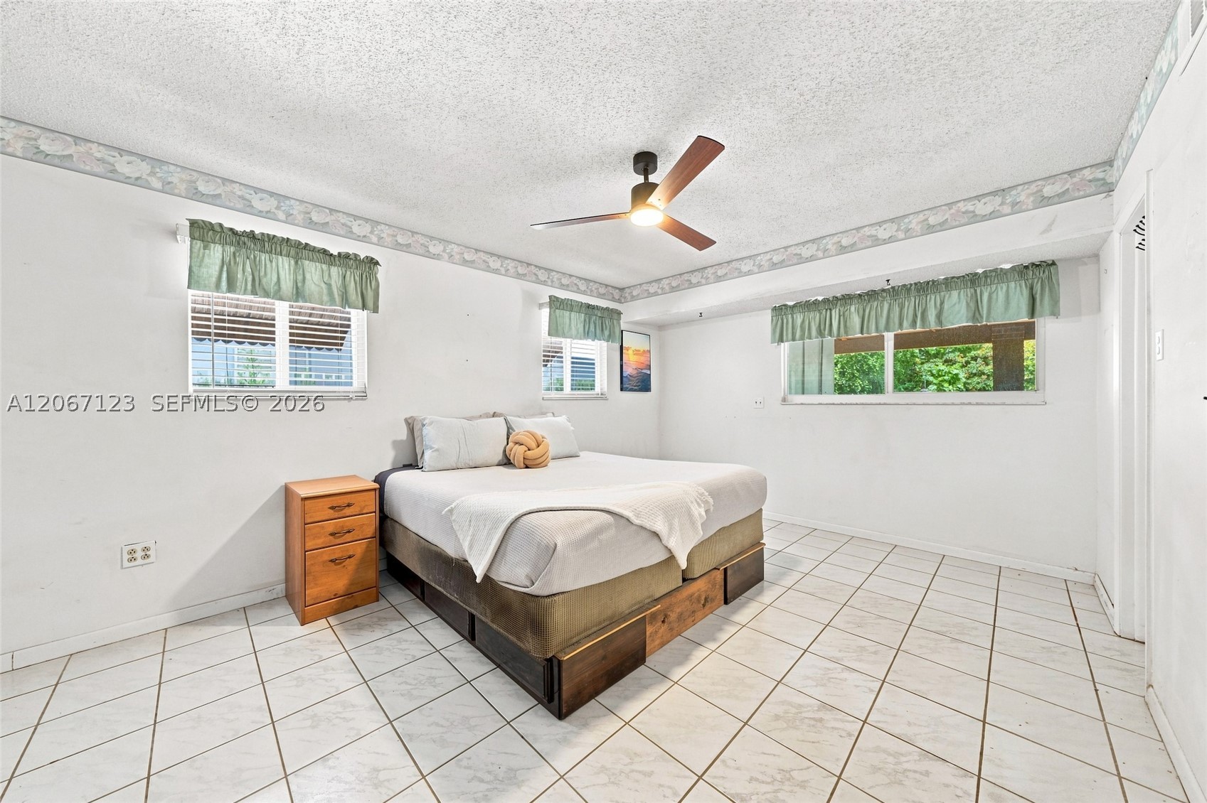 5525 SW 112th Ave, Miami FL 33165