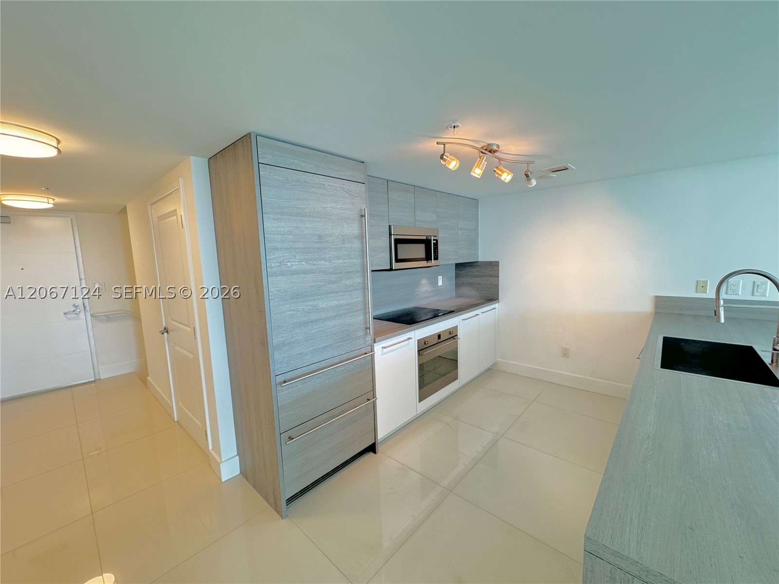 400 Sunny Isles Blvd #1221, Sunny Isles Beach FL 33160