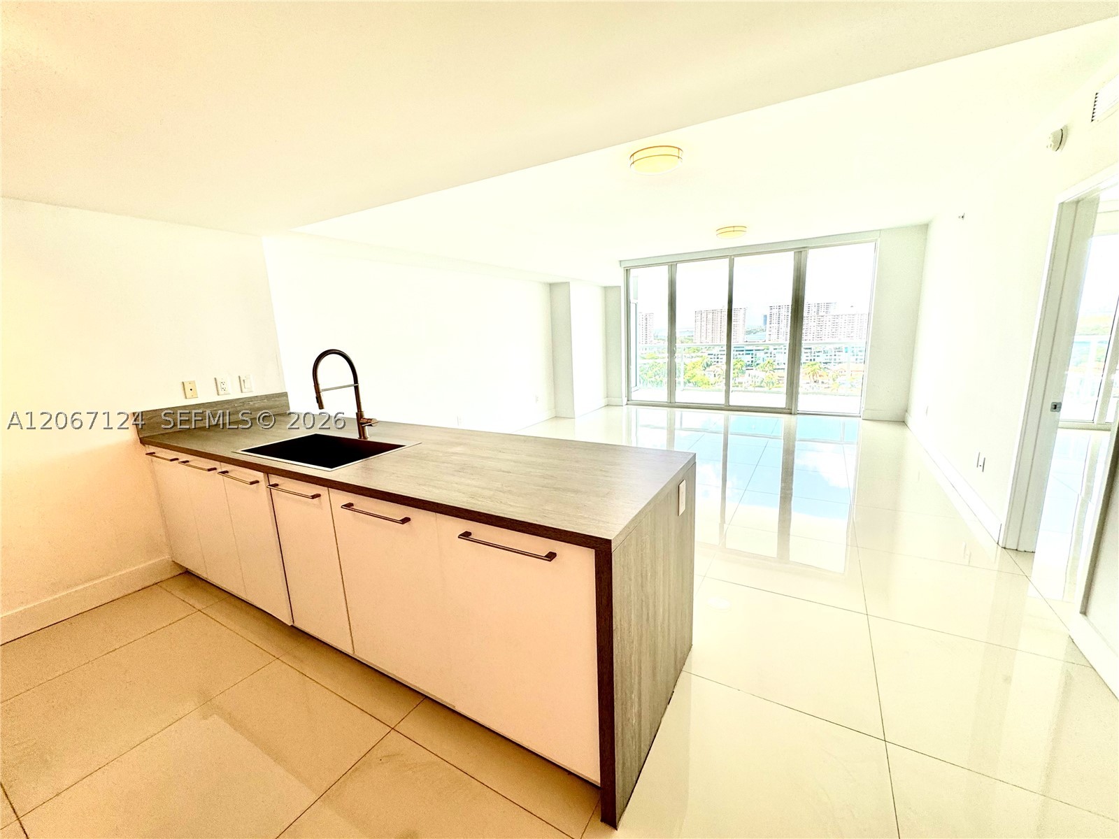400 Sunny Isles Blvd #1221, Sunny Isles Beach FL 33160