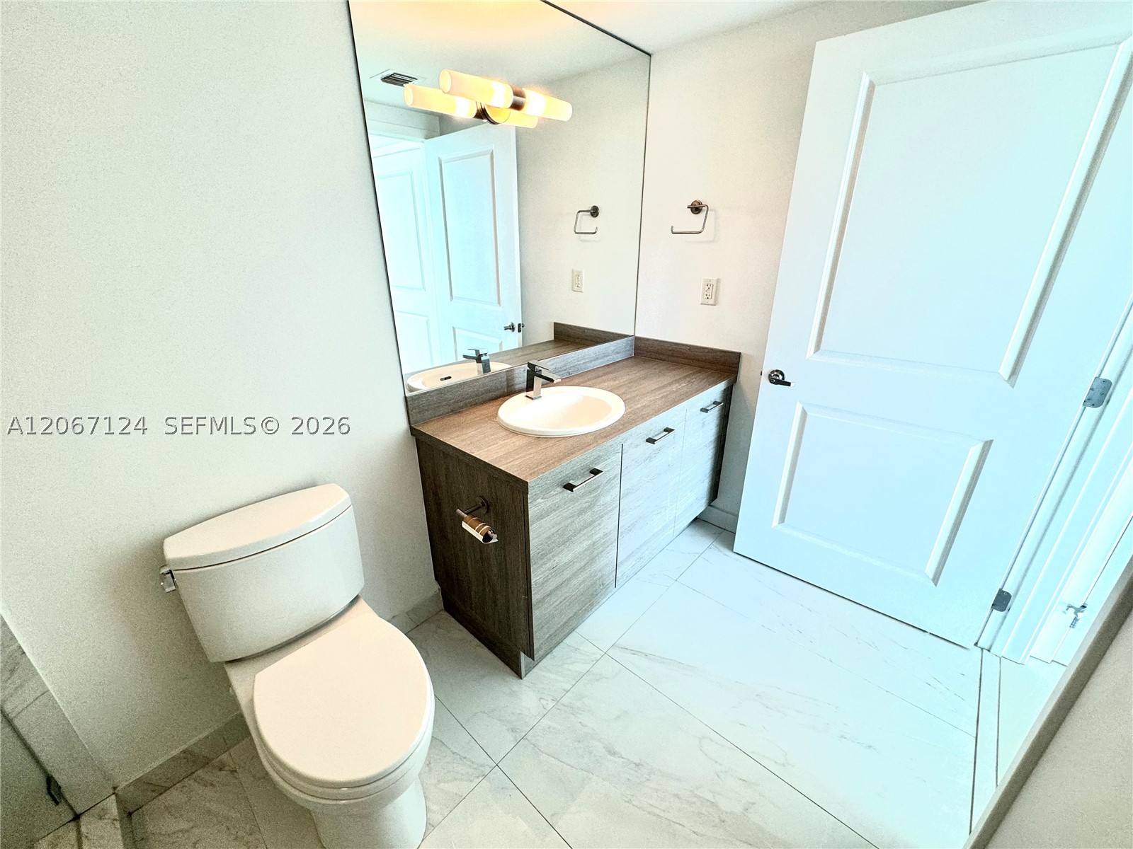 400 Sunny Isles Blvd #1221, Sunny Isles Beach FL 33160