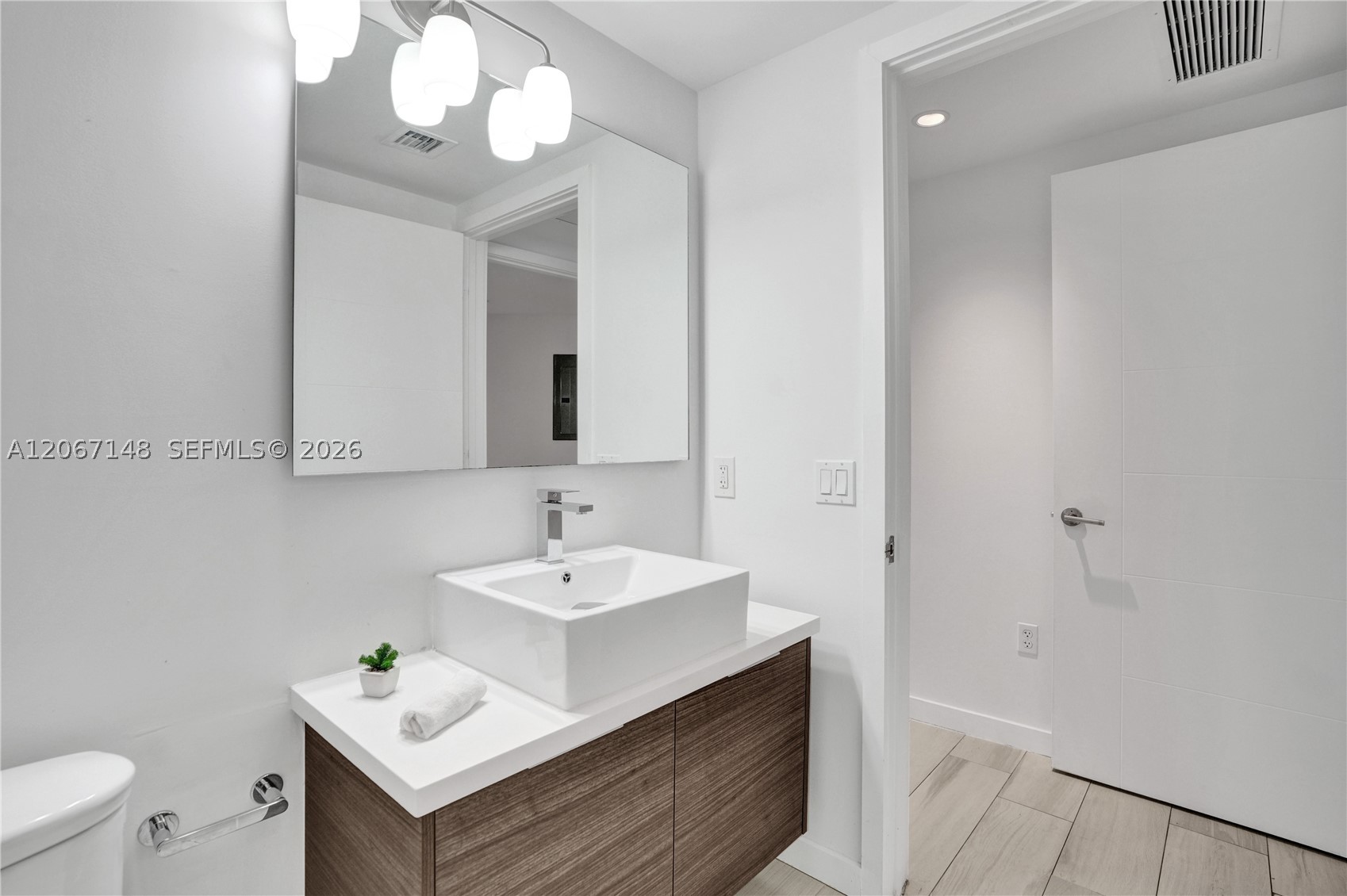1010 SW 2nd Ave #1708, Miami FL 33130