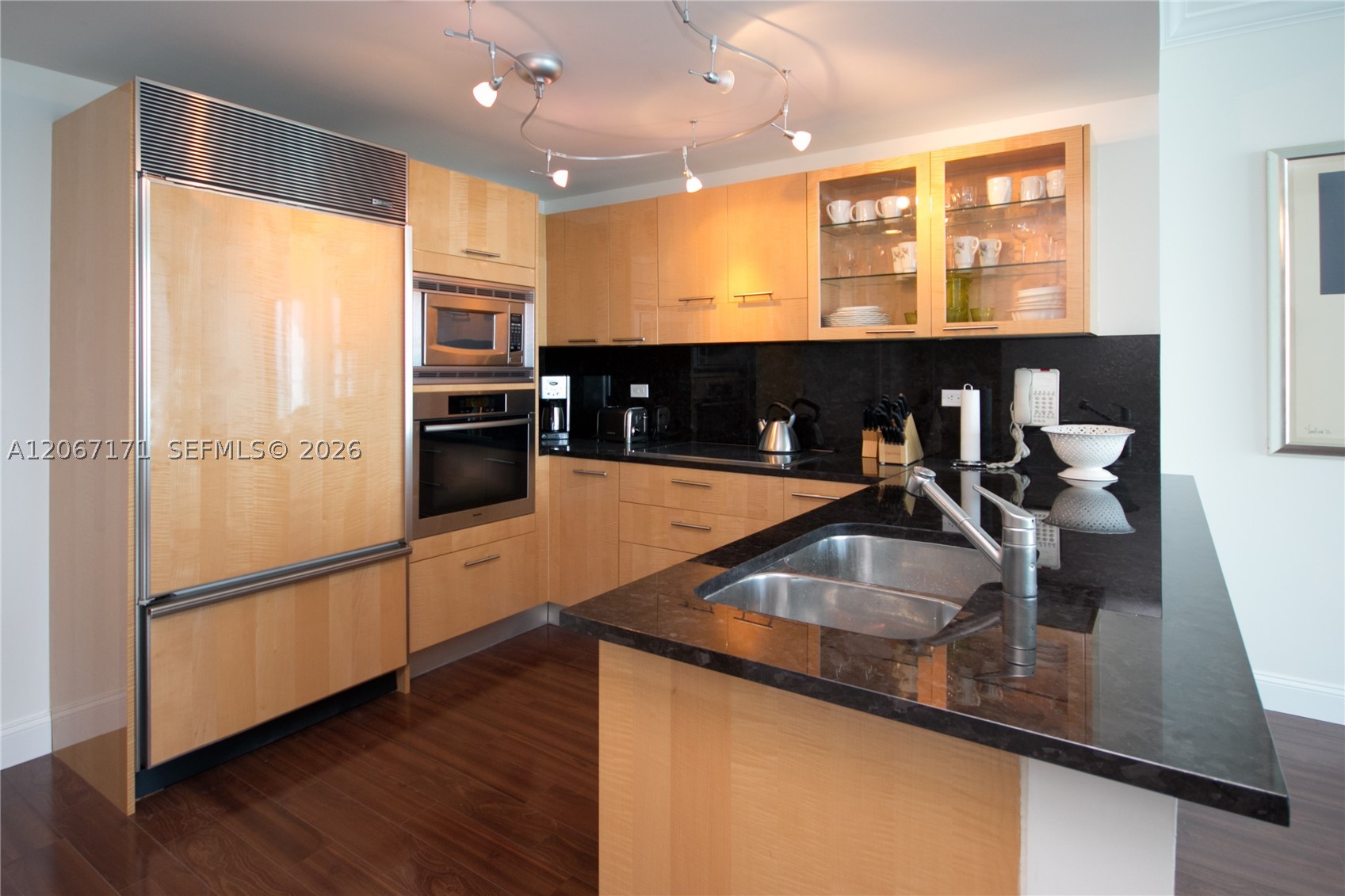 6799 Collins Ave #1103, Miami Beach FL 33141