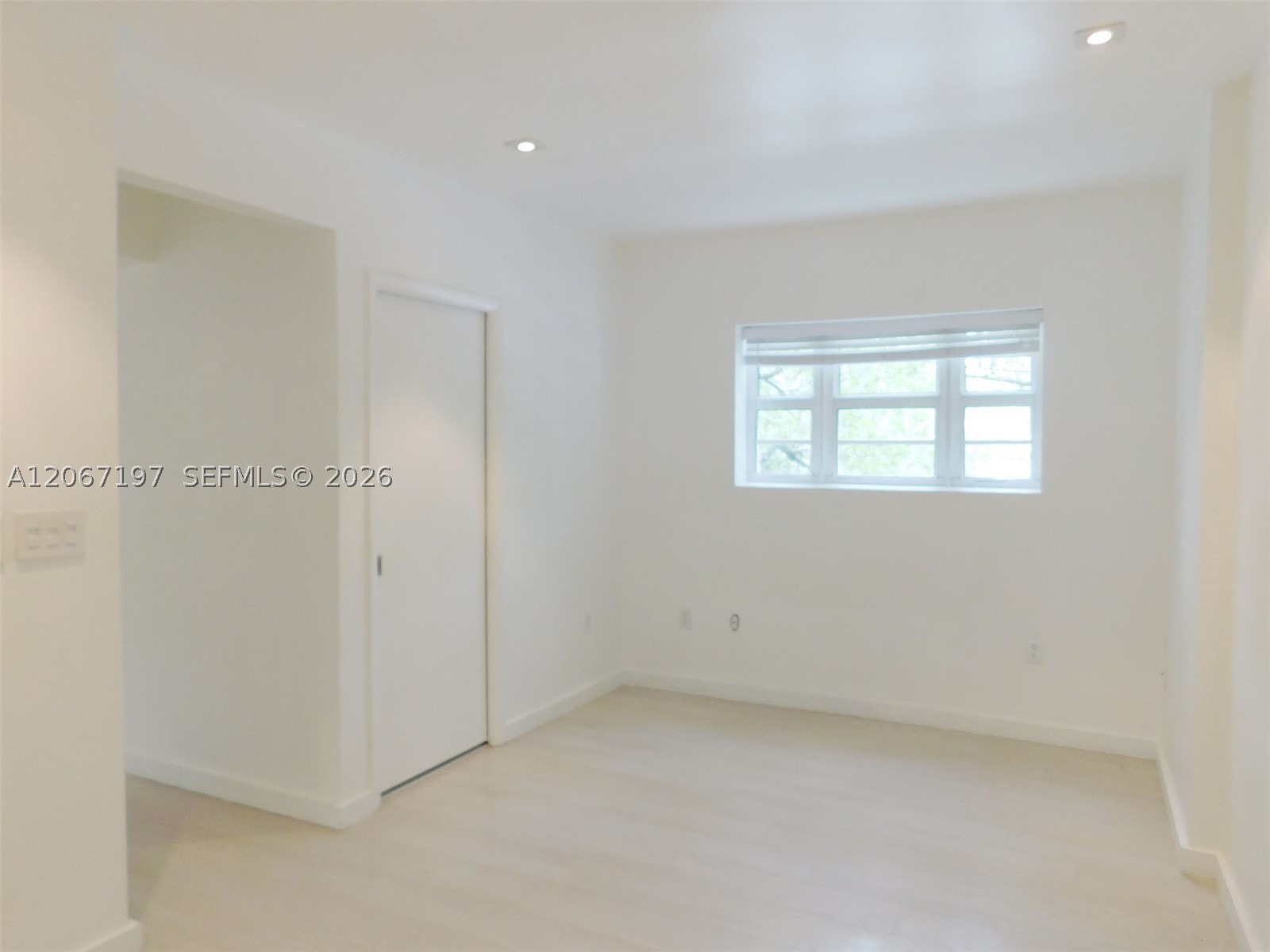 4812 Pine Tree Dr #206, Miami Beach FL 33140
