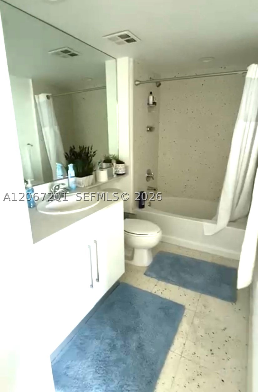 325 S Biscayne Blvd #4214, Miami FL 33131