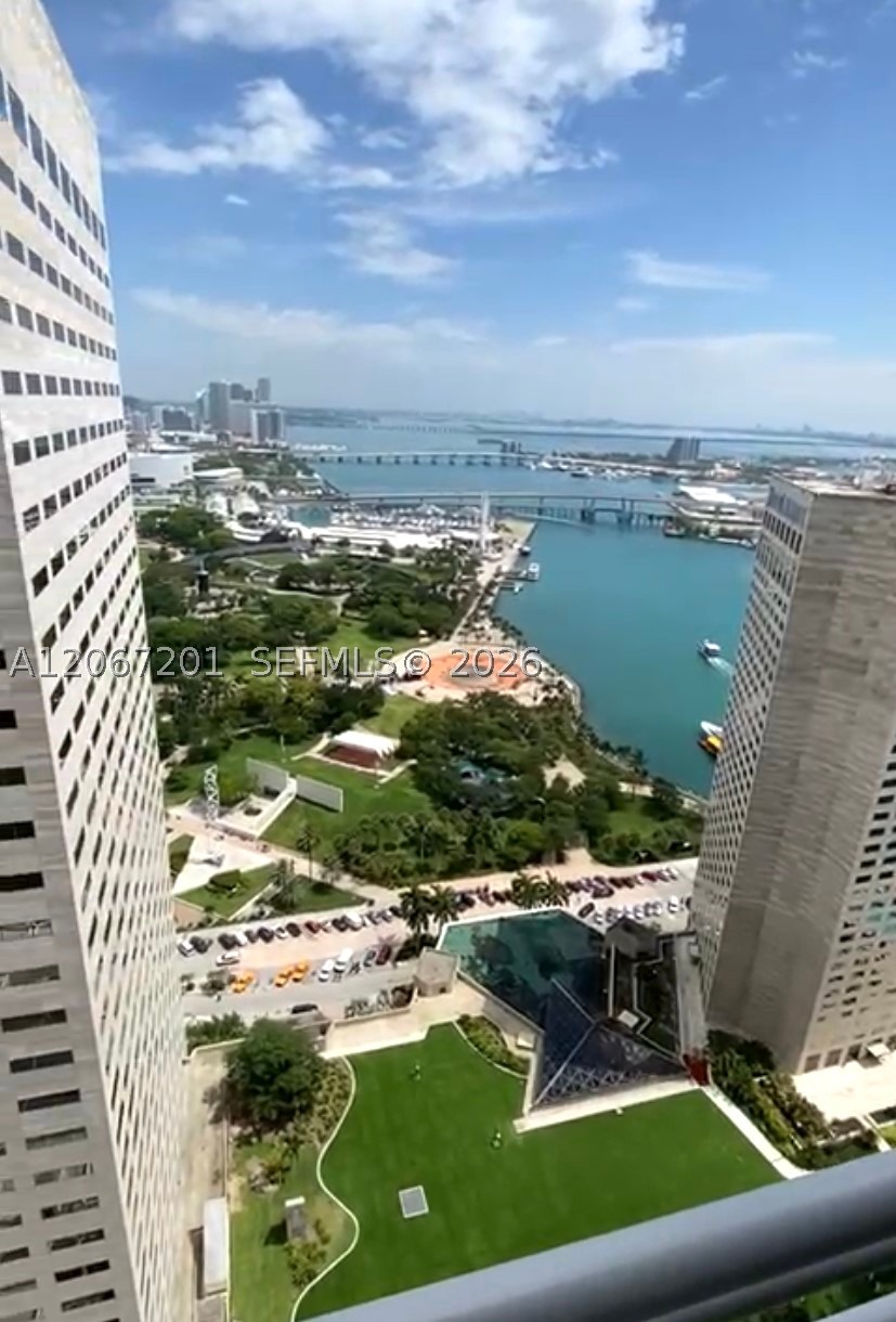 325 S Biscayne Blvd #4214, Miami FL 33131