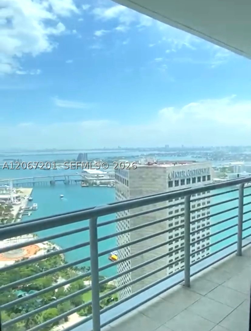 325 S Biscayne Blvd #4214, Miami FL 33131