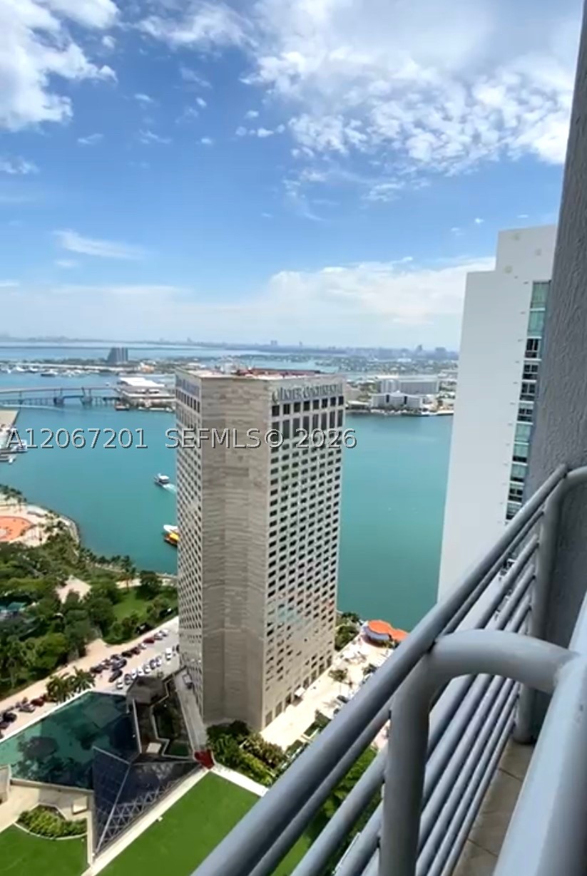 325 S Biscayne Blvd #4214, Miami FL 33131