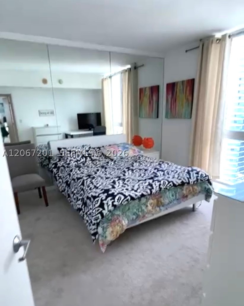 325 S Biscayne Blvd #4214, Miami FL 33131