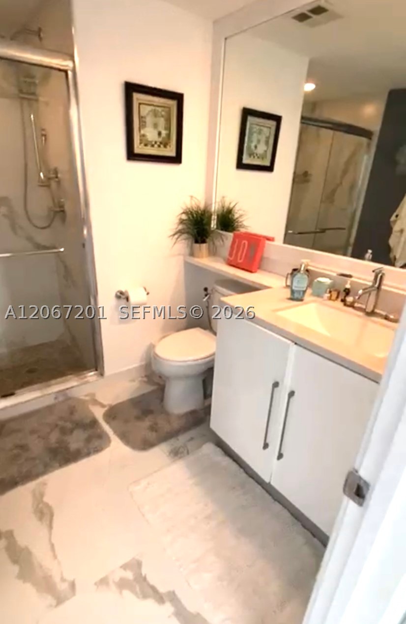 325 S Biscayne Blvd #4214, Miami FL 33131