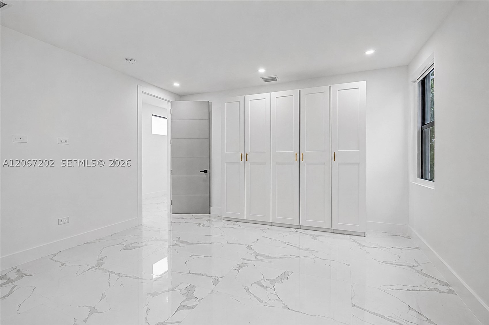 2320 SW 14th St, Miami FL 33145