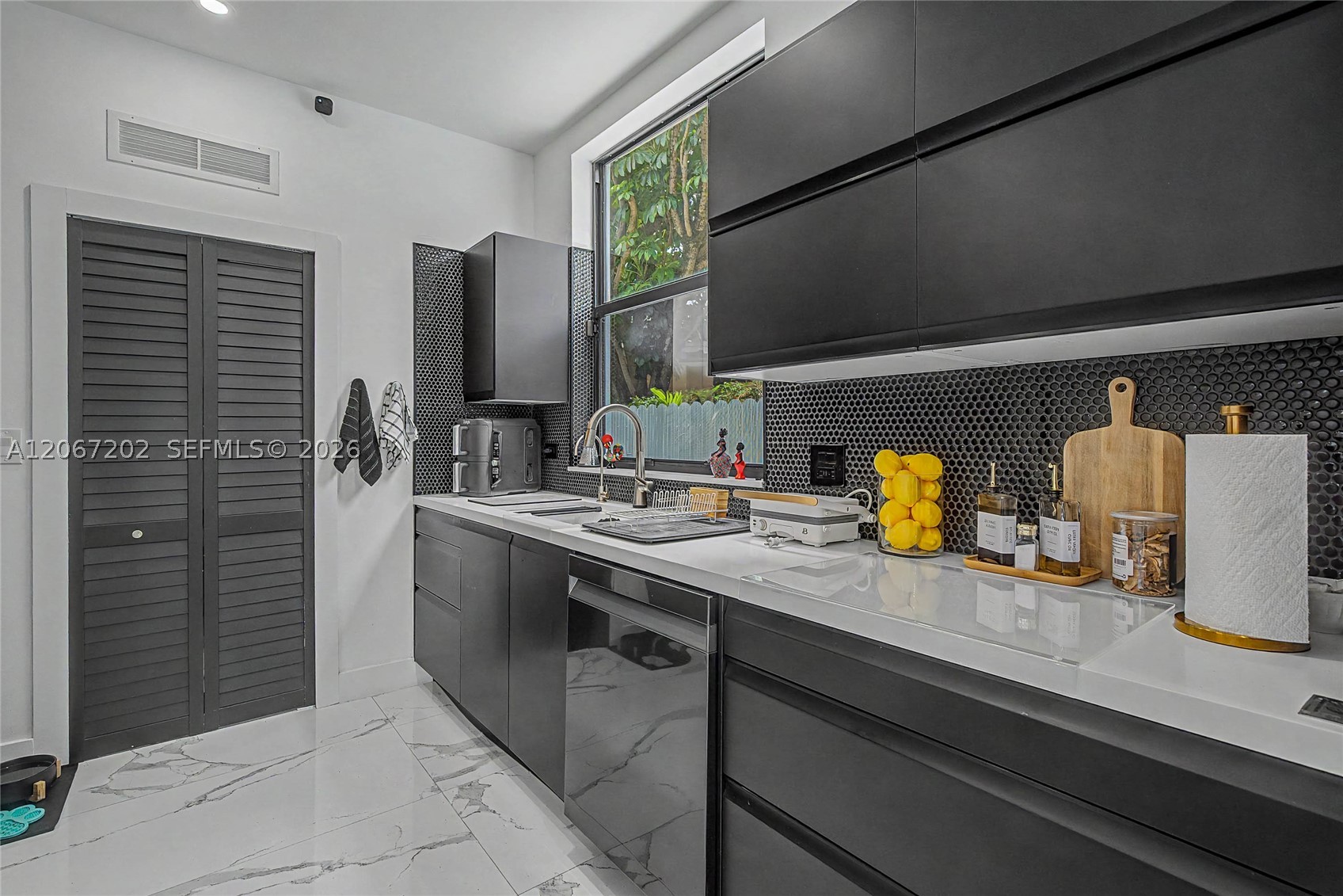 2320 SW 14th St, Miami FL 33145
