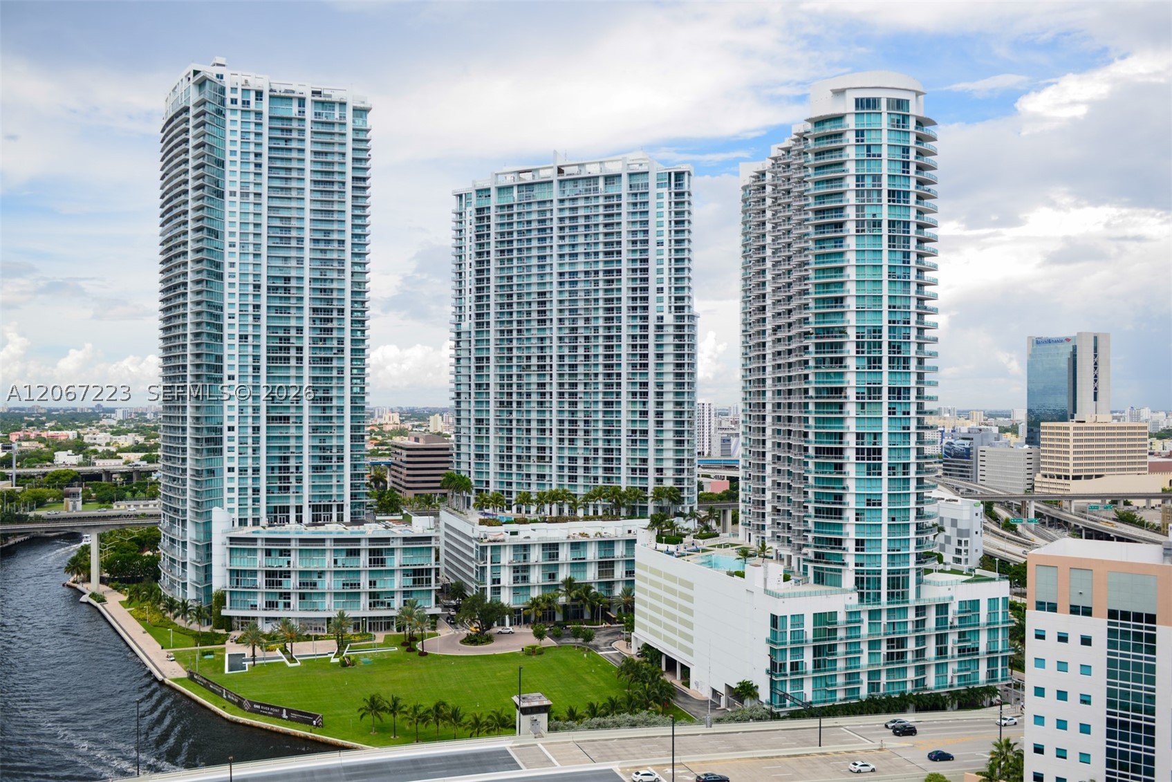 90 SW 3rd St #2501, Miami FL 33130
