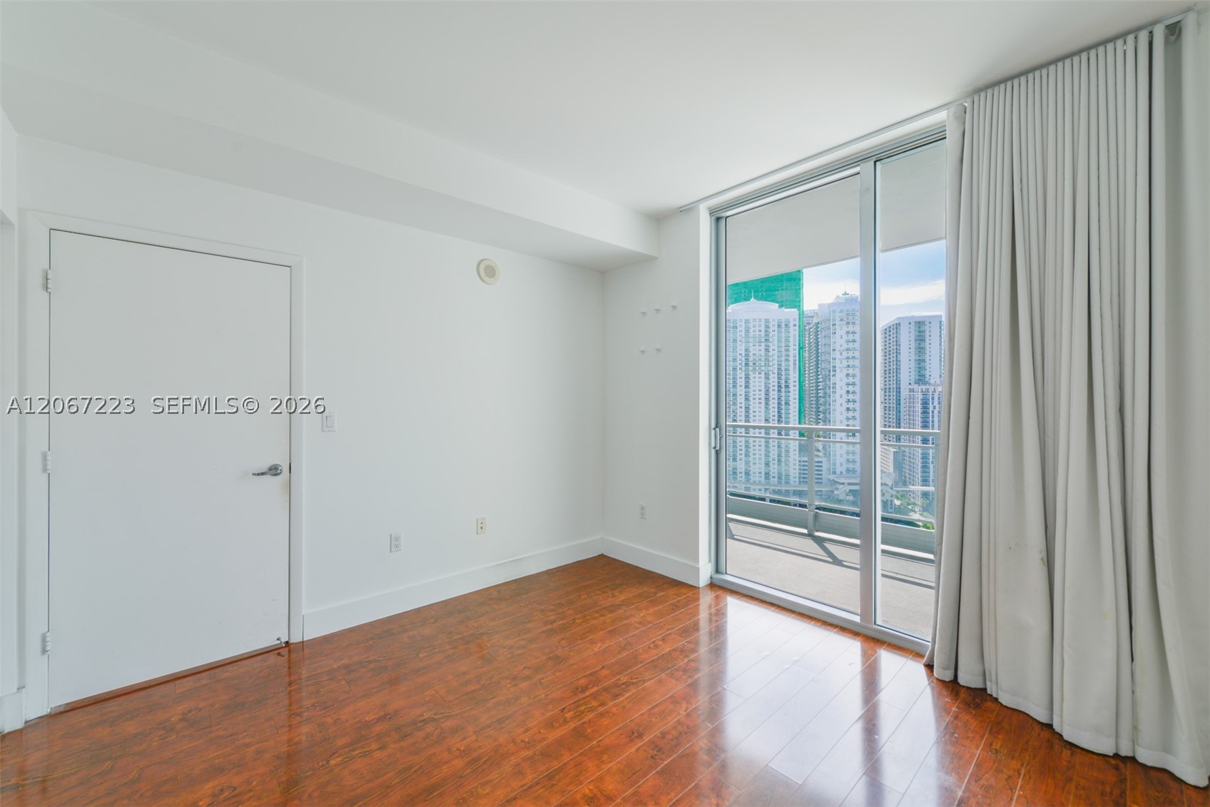 90 SW 3rd St #2501, Miami FL 33130