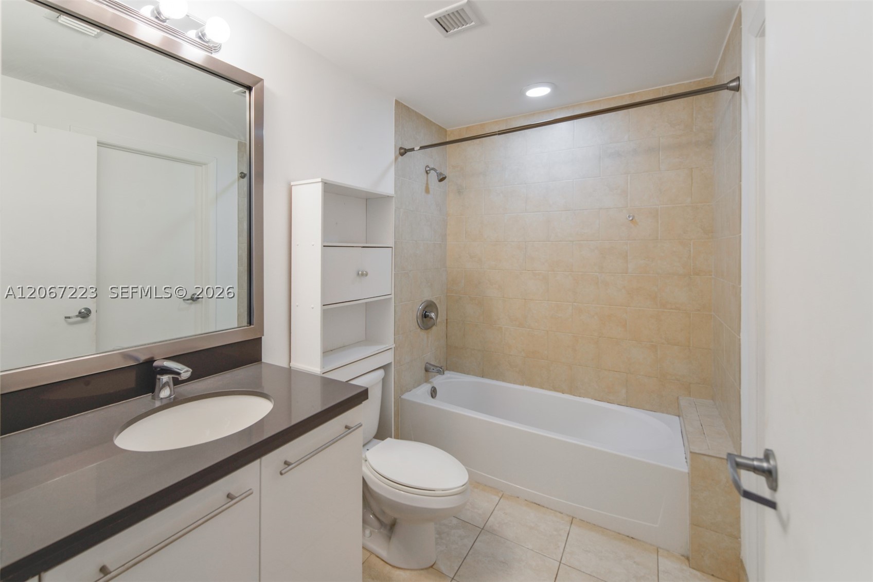 90 SW 3rd St #2501, Miami FL 33130