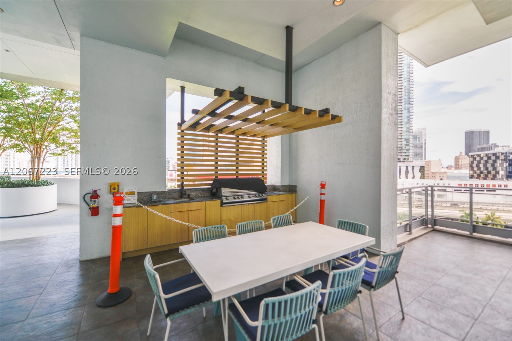 90 SW 3rd St #2501, Miami FL 33130