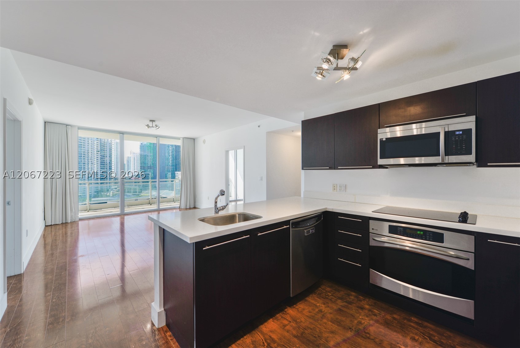 90 SW 3rd St #2501, Miami FL 33130