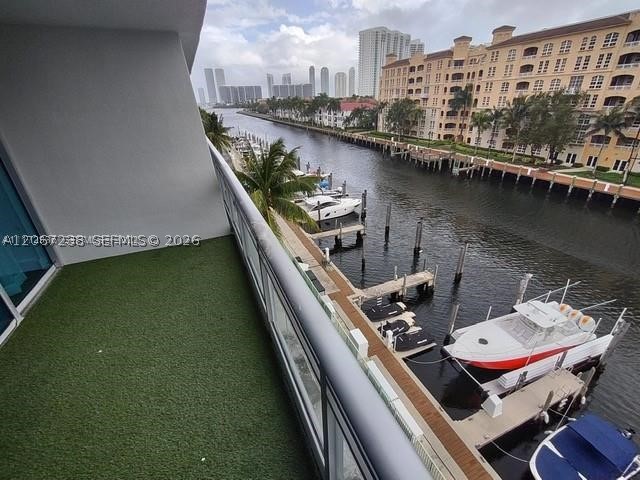 2950 NE 188th St #316, Aventura FL 33180