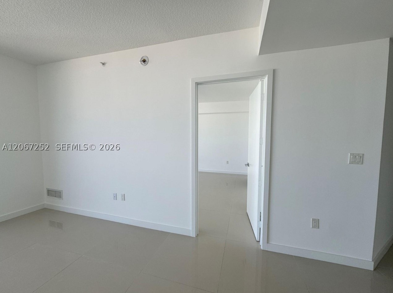 488 NE 18th St #5005, Miami FL 33132