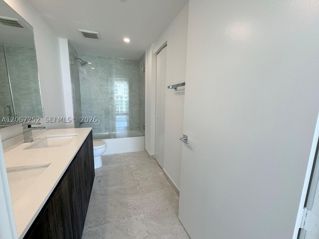 488 NE 18th St #5005, Miami FL 33132