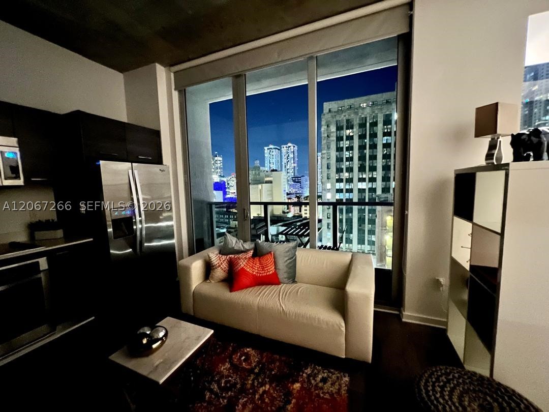 151 SE 1st St #1206, Miami FL 33131
