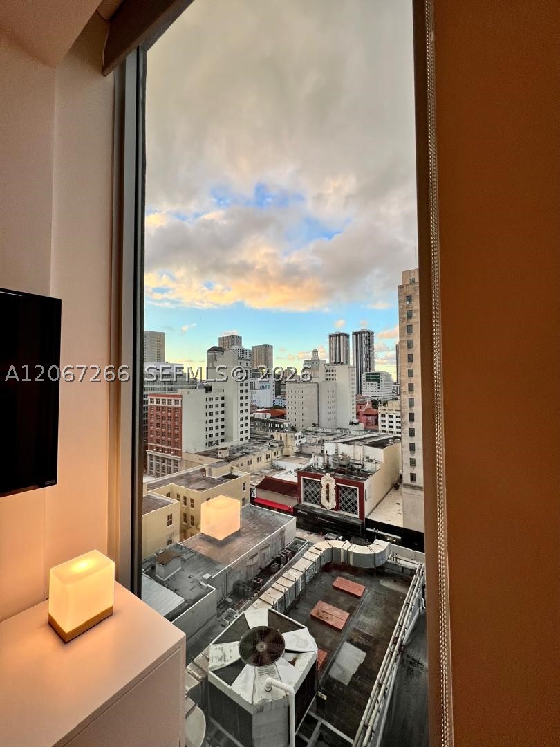 151 SE 1st St #1206, Miami FL 33131