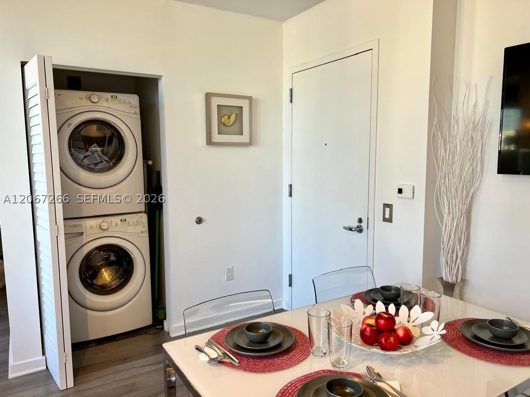 151 SE 1st St #1206, Miami FL 33131