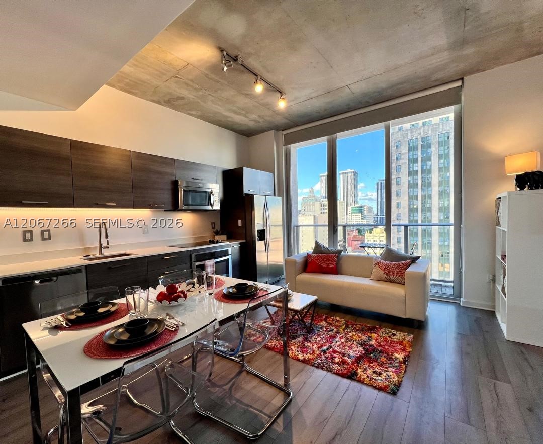 151 SE 1st St #1206, Miami FL 33131