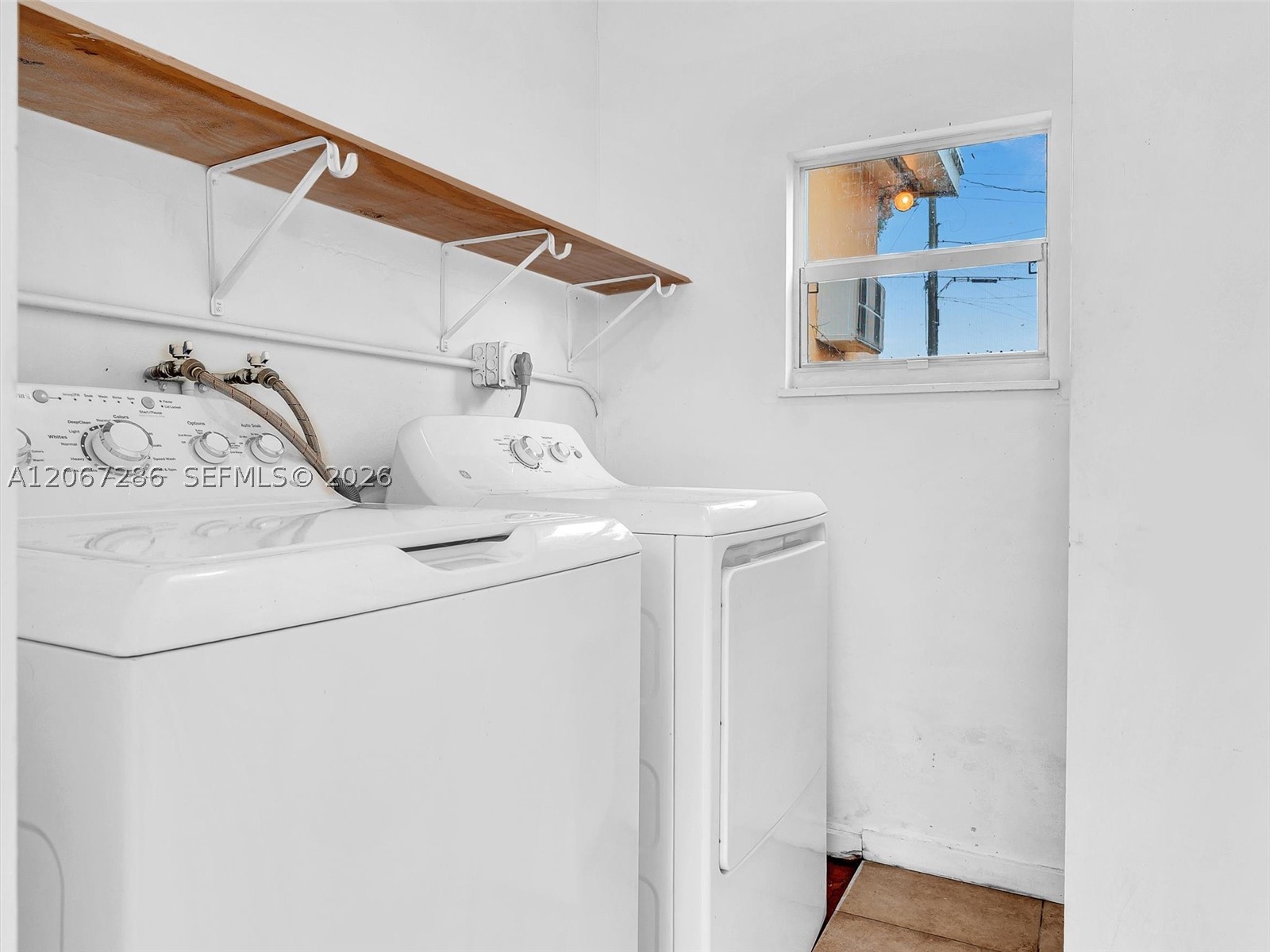 10 SW 72nd Ave, Miami FL 33144