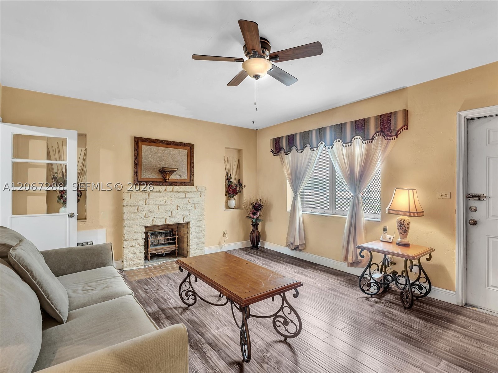10 SW 72nd Ave, Miami FL 33144
