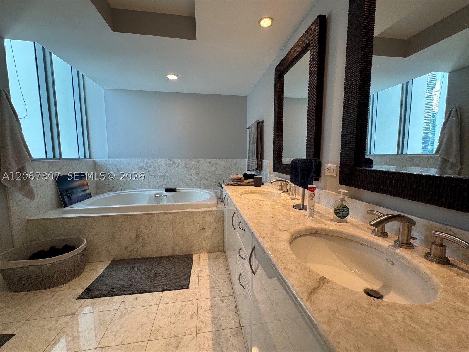1331 Brickell Bay Dr #1708, Miami FL 33131