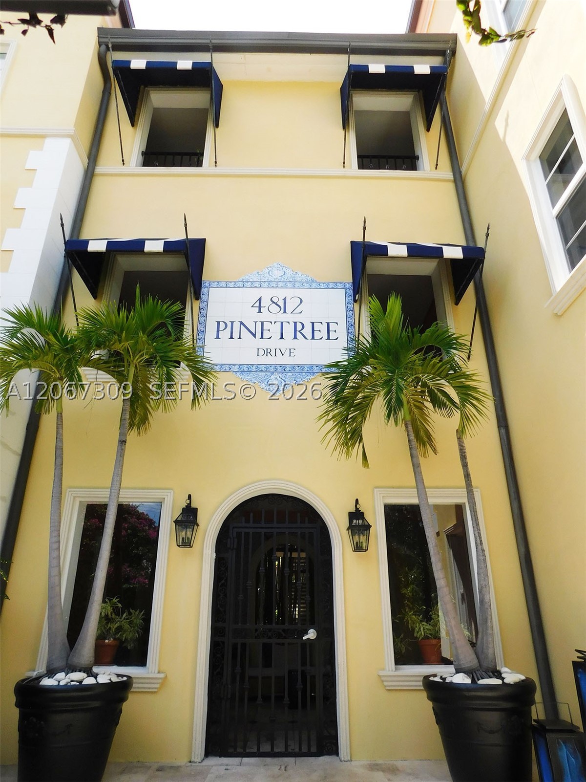 4812 Pine Tree Dr #206, Miami Beach FL 33140