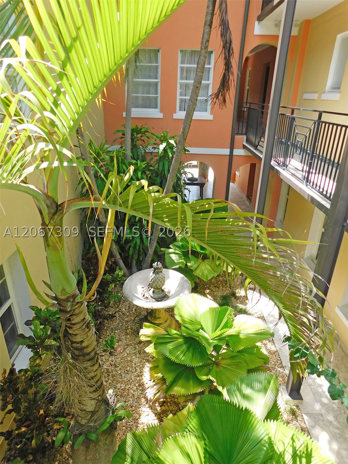 4812 Pine Tree Dr #206, Miami Beach FL 33140