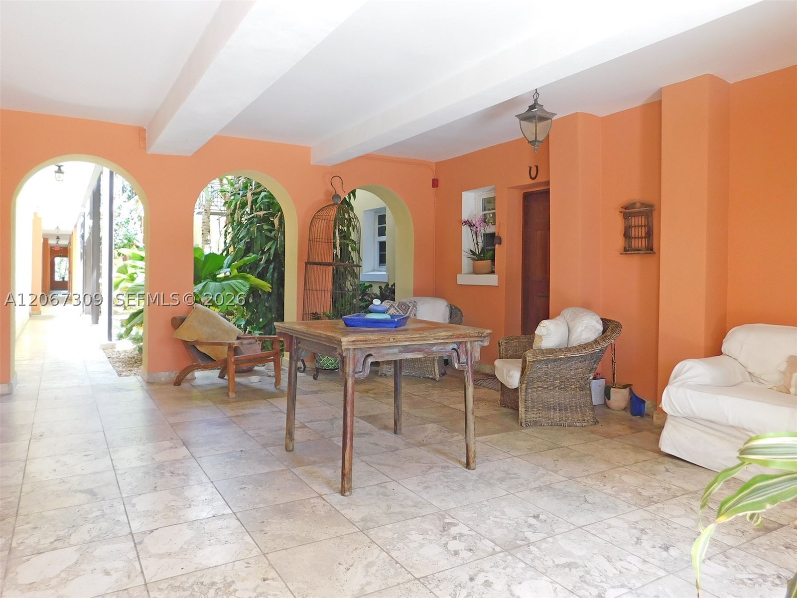4812 Pine Tree Dr #206, Miami Beach FL 33140