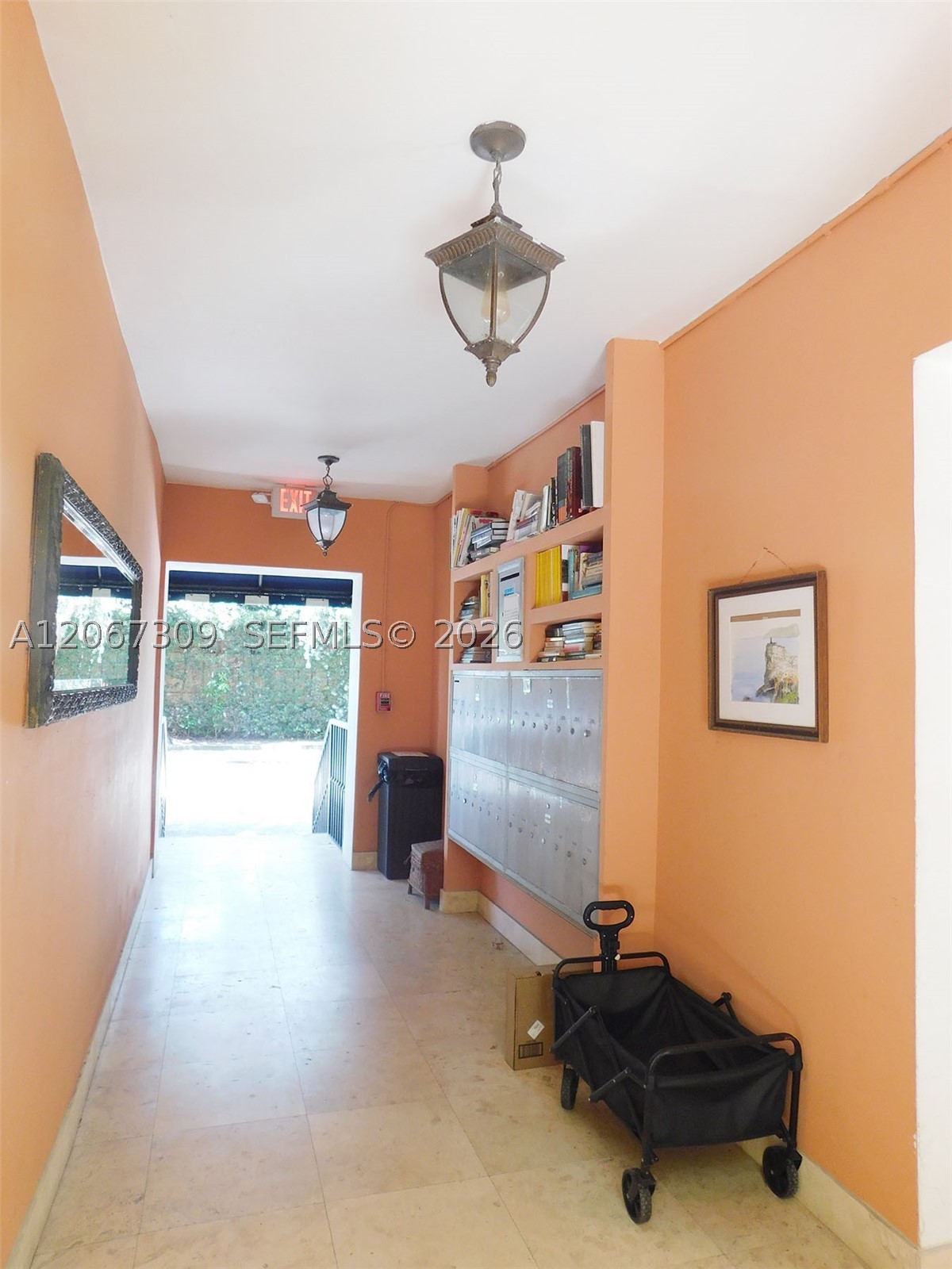 4812 Pine Tree Dr #206, Miami Beach FL 33140