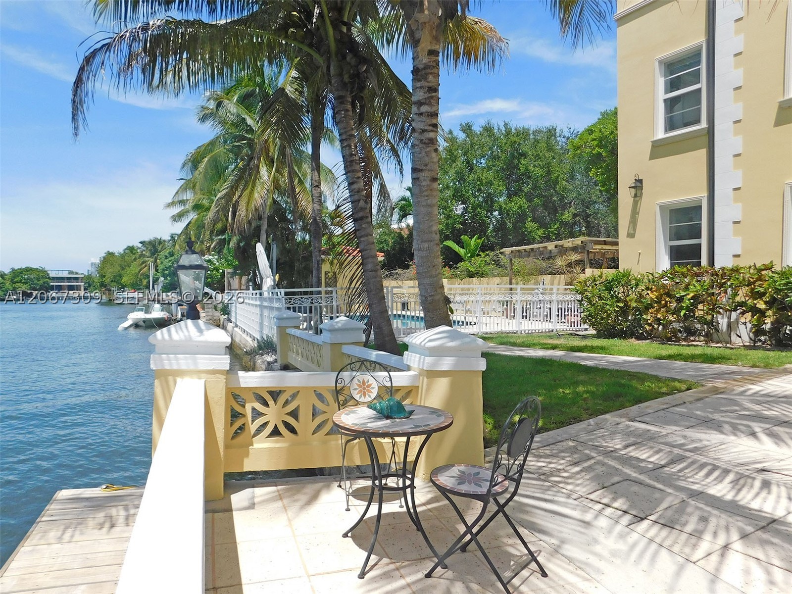 4812 Pine Tree Dr #206, Miami Beach FL 33140