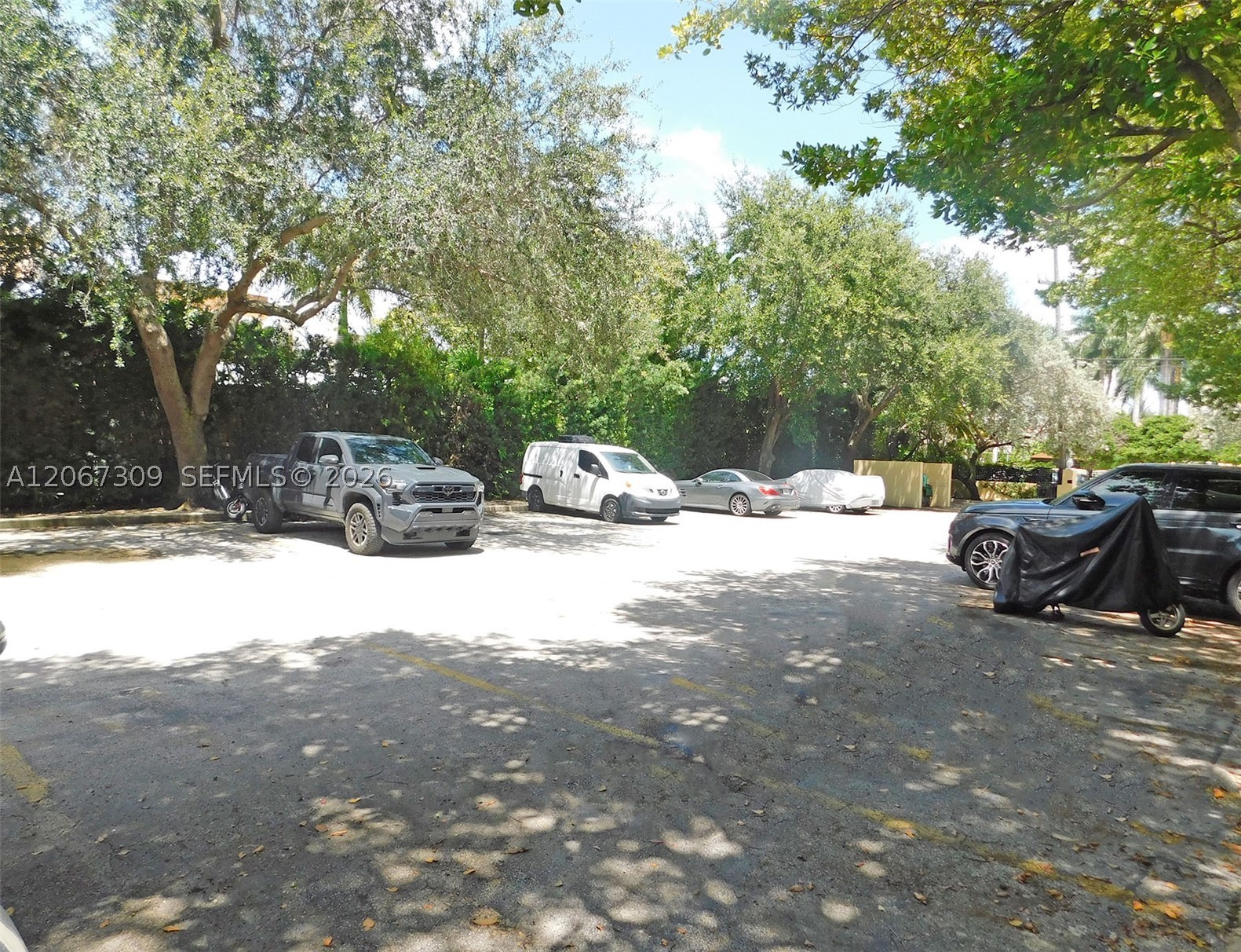 4812 Pine Tree Dr #206, Miami Beach FL 33140