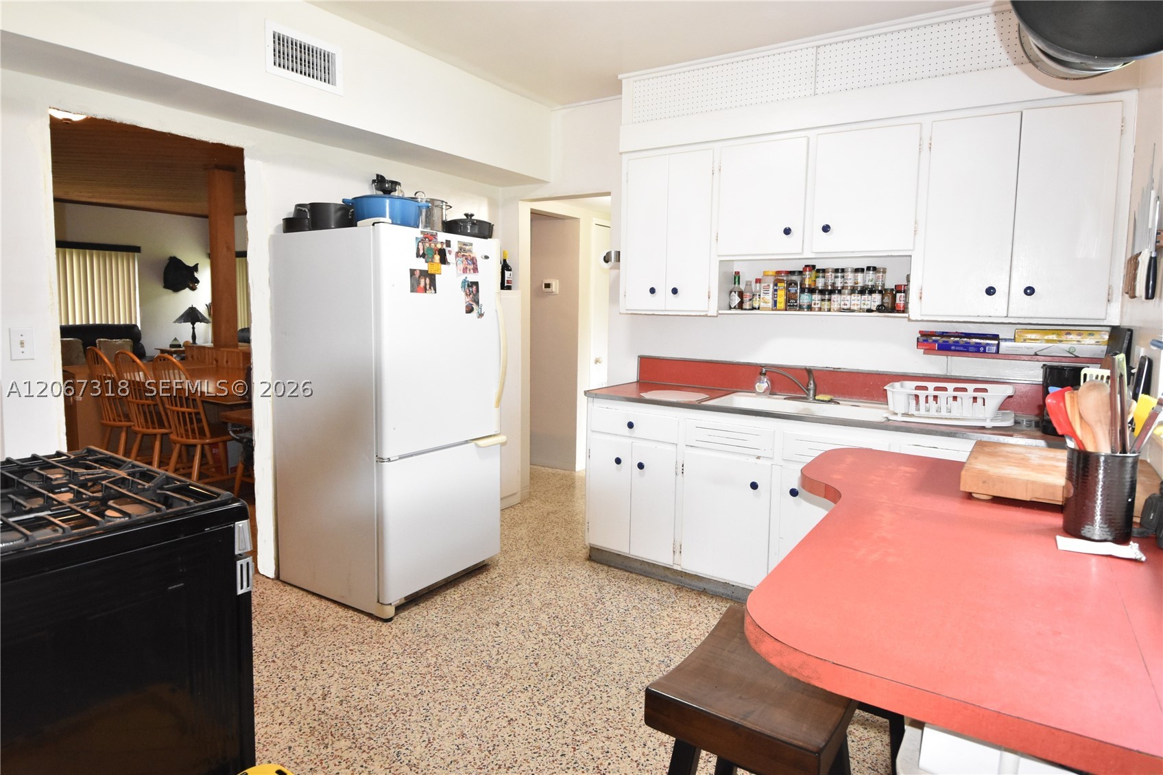 7050 SW 82nd Ct, Miami FL 33143