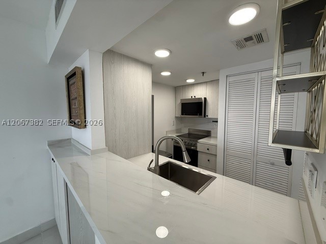 540 Brickell Key Dr #1024, Miami FL 33131