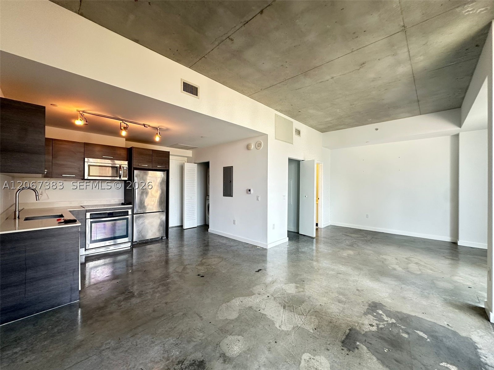 151 SE 1st St #1505, Miami FL 33131